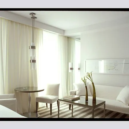Hotel Le A