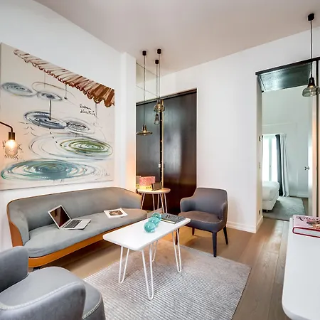 Le A - Champs-elysees 4*