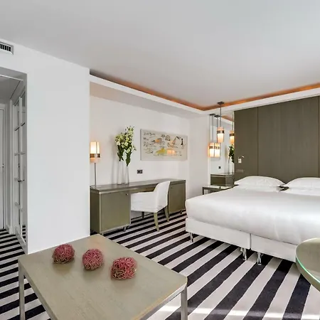 Le A 4* Paris