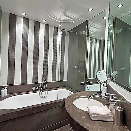 Le A - Champs-elysées Hotel 4*