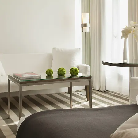 Le A - Champs-elysees 4*