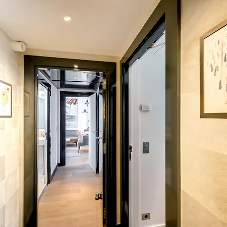 Le A - Champs-elysees Hotel 4*
