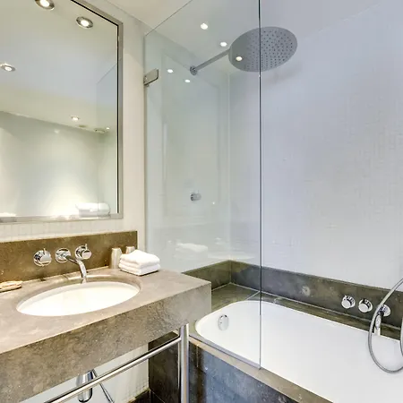 Le A - Champs-elysees 4*