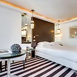 Le A Hotel