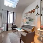 Le A Hotel